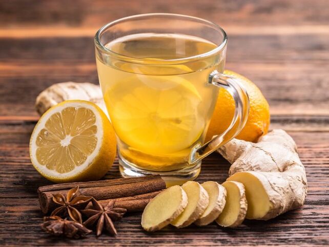 Il tè allo zenzero con limone rafforza perfettamente il sistema immunitario e la potenza